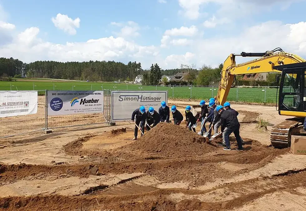 Spatenstich bei der neuen BRK-Kita in Büchenbach